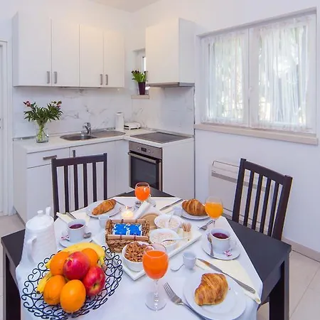 Apartment 4b *