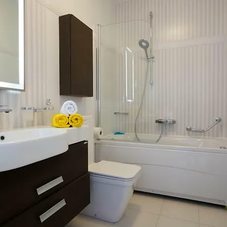 4b Apartment